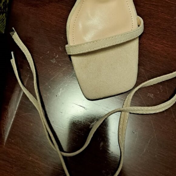 Cabe Robbin - Size 6 Diara Style - Off White - Picture 1 of 7
